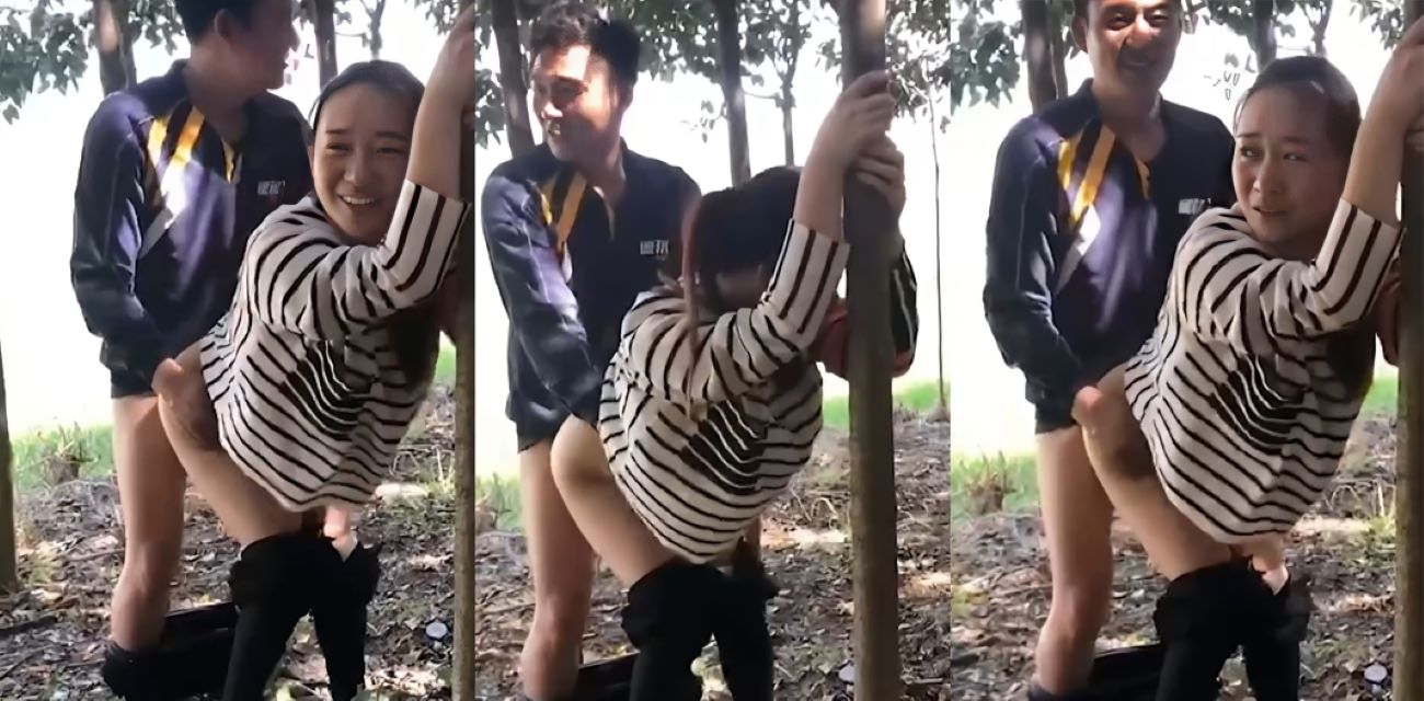 江苏响水德邦物流野战事件，快递小哥户外激情开干，女同事被后入打桩猛操